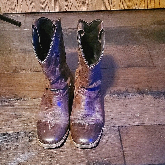Cowboy boots - Picture 1 of 4